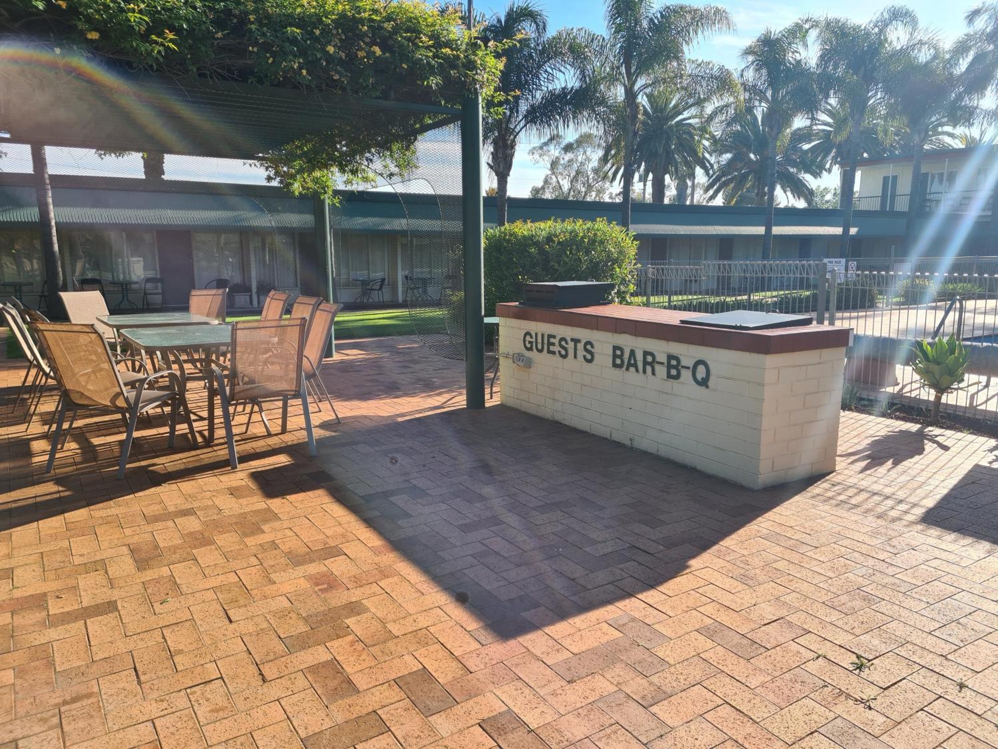里弗赖纳汽车旅馆 Leeton 外观 照片