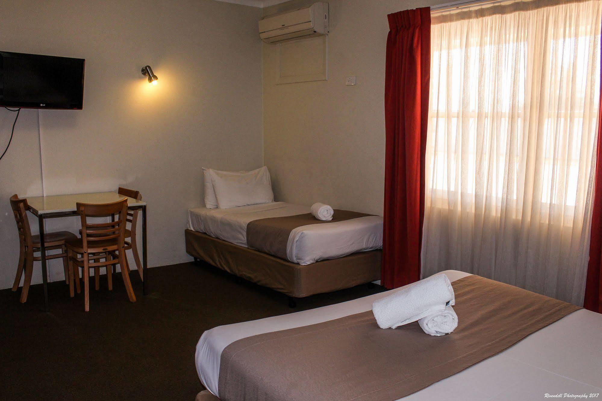 里弗赖纳汽车旅馆 Leeton 外观 照片
